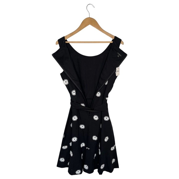 New Talbots Dress Womens 10 Floral Applique Fit Flare Sleeveless Cocktail Black - Picture 3 of 16